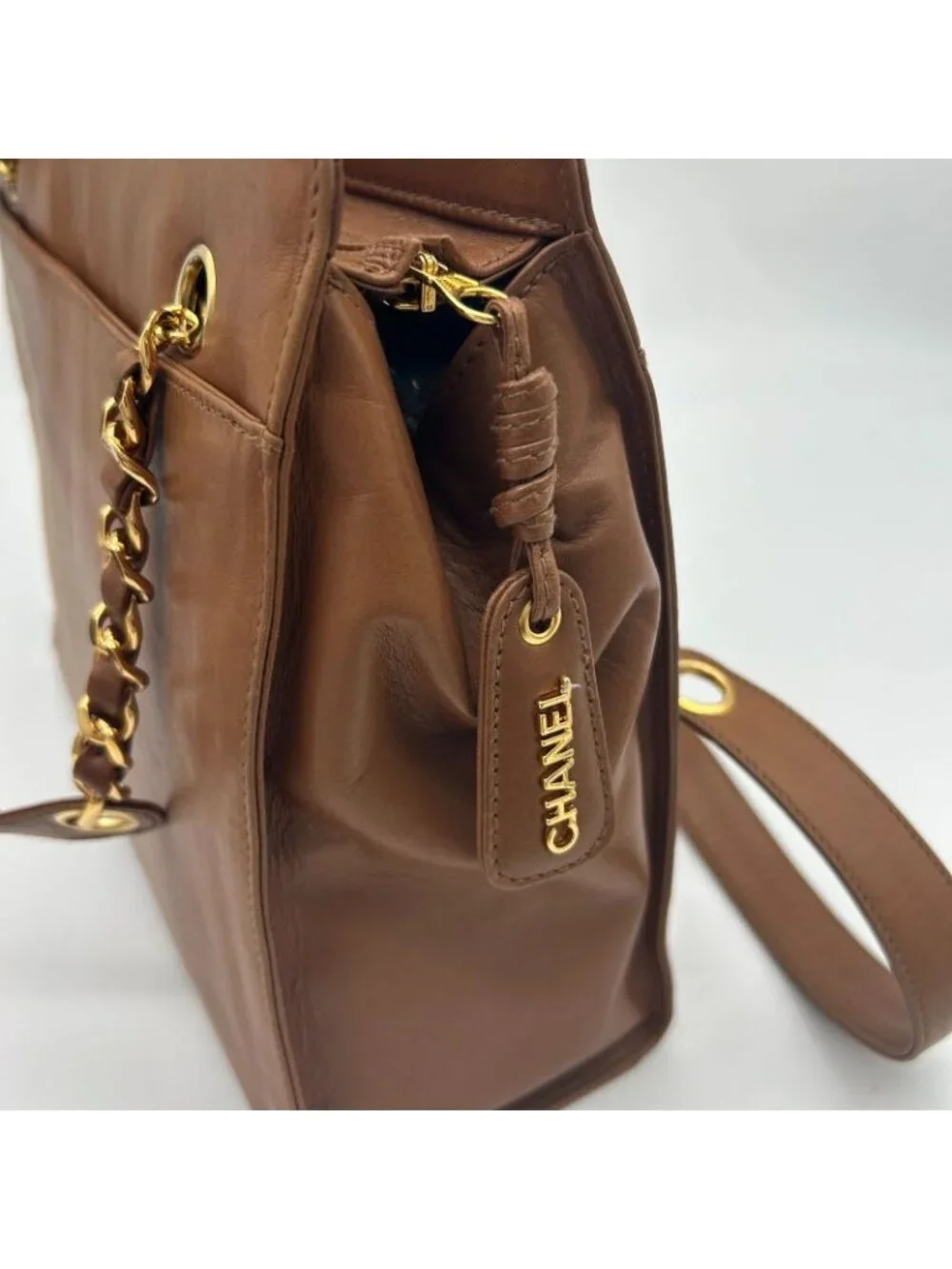 Chanel CC Logo Shoulder Bag - Picture 12 of 15